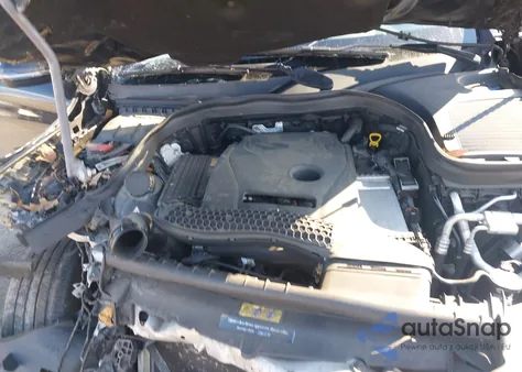 2017 Mercedes-Benz Glc 300 4Matic z USA, uszkodzony, nr VIN WDC0G4KB7HV006775